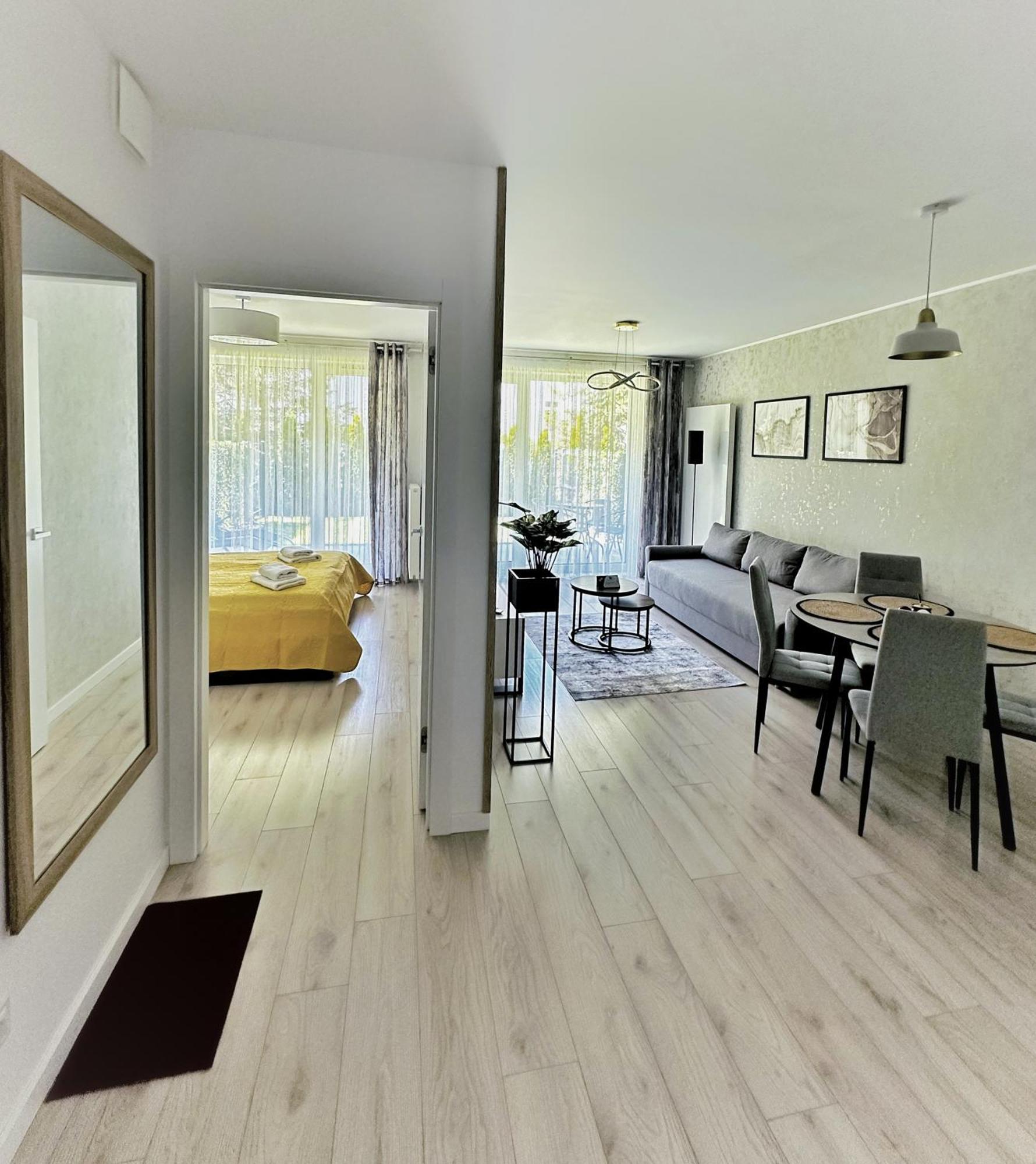 Apartament Whiteblue Kolobrzeg Z Duzym Ogrodkiem - 100 M Od Plazy! Whiteblue Kolberg Apartment Mit Grossem Garten - 100 M Vom Strand Entfernt! Whiteblue Kolobrzeg Apartman S Velkou Zahradou - 100 M Od Plaze! Exterior foto